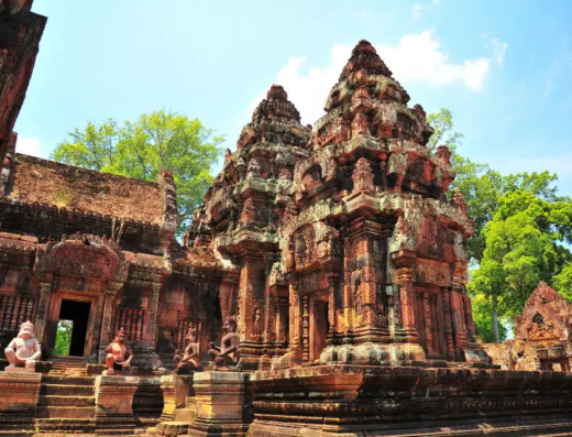 Beyong Angkor: Banteay Srey & Beng Mealea Day Tour