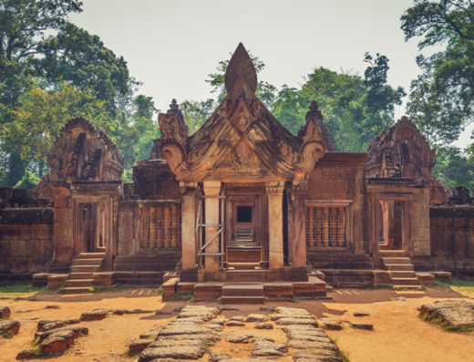 Beyong Angkor: Banteay Srey & Beng Mealea Day Tour